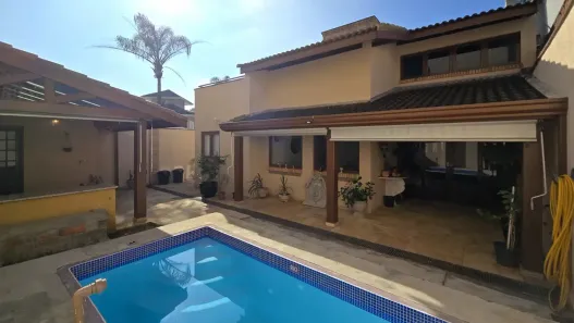 Casa de Condomínio com 3 Quartos para alugar, 300m² no São Paulo II, Cotia