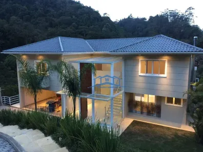 Casa com 4 Quartos à venda, 600m² no Independência, Petrópolis