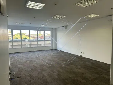 Sala Comercial para alugar, 56m² no Sítio Tamboré Alphaville, Barueri