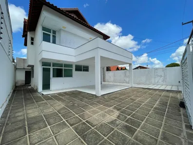 Casa com 3 Quartos à venda, 240m² no Itararé, Campina Grande