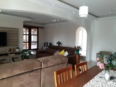 Apartamento com 4 Quartos à venda, 210m² no Jardim Elisa, Itapecerica da Serra