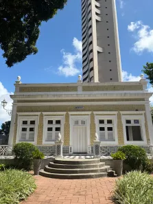Apartamento com 4 Quartos para alugar, 249m² no Apipucos, Recife