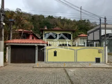 Casa com 4 Quartos à venda, 232m² no Corrêas, Petrópolis