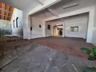 Casa com 3 Quartos à venda, 300m² no Carlos Prates, Belo Horizonte