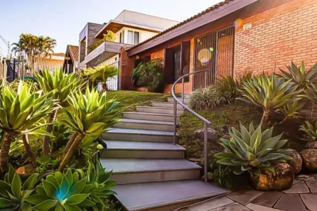 Casa com 4 Quartos à venda, 350m² no Três Figueiras, Porto Alegre