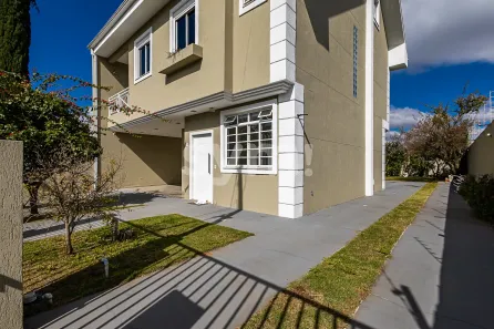 Casa com 3 Quartos à venda, 232m² no Ahú, Curitiba