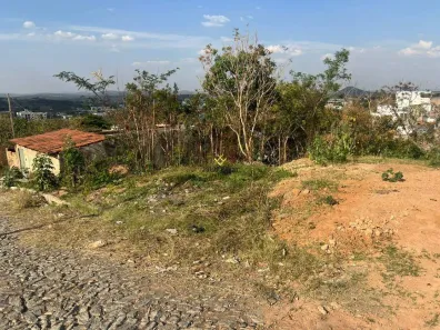 Lote/Terreno à venda, 300m² no Davanuze, Divinópolis