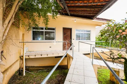 Casa com 2 Quartos à venda, 158m² no Novo Mundo, Curitiba