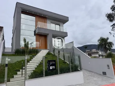 Casa com 3 Quartos à venda, 312m² no Pedra Branca, Palhoça