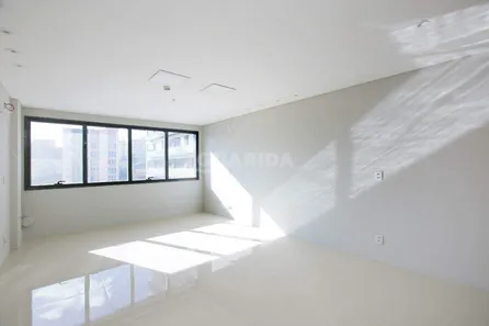 Sala Comercial para alugar, 31m² no Cristo Redentor, Porto Alegre