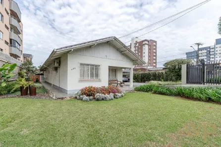 Casa com 4 Quartos à venda, 250m² no Santo Antônio, Joinville