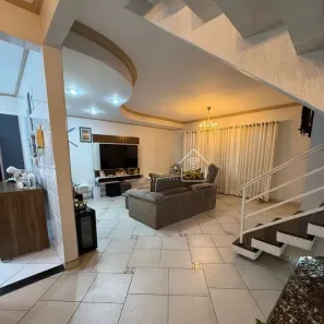 Sobrado com 5 Quartos à venda, 208m² no Campo Grande, Santos