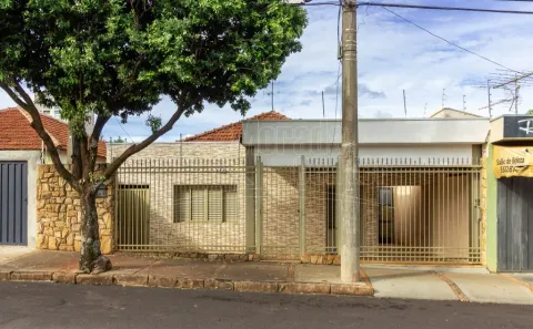 Casa com 3 Quartos para alugar, 180m² no Centro, Araraquara