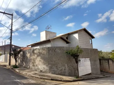 Casa com 3 Quartos à venda, 400m² no Centro, Boituva