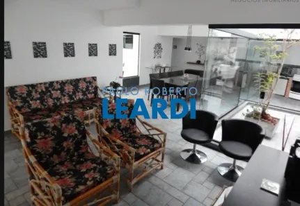 Sobrado com 3 Quartos à venda, 242m² no Vila Floresta, Santo André