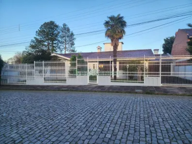 Casa com 3 Quartos à venda, 270m² no Cinqüentenário, Caxias do Sul