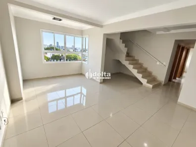 Cobertura com 3 Quartos para alugar, 180m² no Tibery, Uberlândia