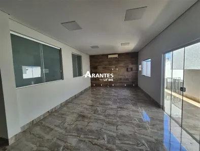 Casa com 4 Quartos à venda, 300m² no Osvaldo Rezende, Uberlândia