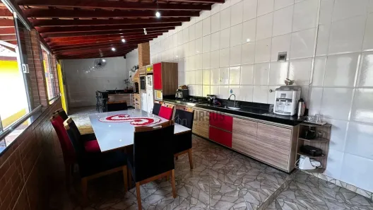 Casa com 2 Quartos à venda, 210m² no Conjunto Habitacional Terra dos Ipês I (Sul), Pindamonhangaba