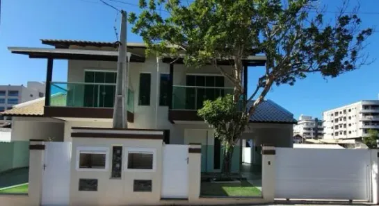 Sobrado com 2 Quartos à venda, 114m² no Bombas, Bombinhas