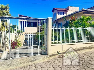 Casa com 4 Quartos à venda, 218m² no Trindade, Florianópolis