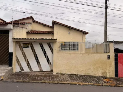 Casa com 3 Quartos para alugar, 250m² no Nossa Senhora das Dores, Caruaru