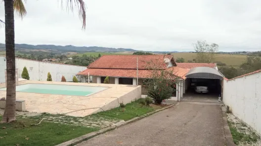 Fazenda/Sítio com 4 Quartos à venda, 270m² no Guamirim, Caçapava