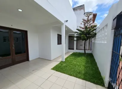 Casa com 3 Quartos à venda, 200m² no Alecrim, Natal