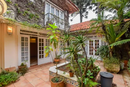 Casa com 4 Quartos à venda, 471m² no Ahú, Curitiba