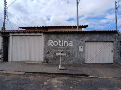 Casa com 2 Quartos para alugar, 57m² no Tibery, Uberlândia