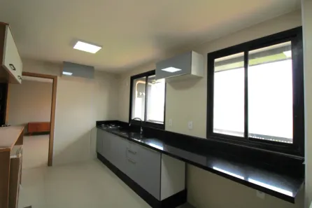Apartamento com 3 Quartos para alugar, 122m² no Setor Noroeste, Brasília