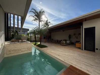Casa de Condomínio com 4 Quartos à venda, 363m² no Granja Marileusa, Uberlândia