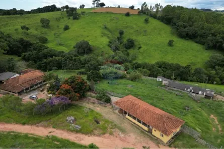 Fazenda/Sítio com 3 Quartos à venda, 280m² no , Caldas