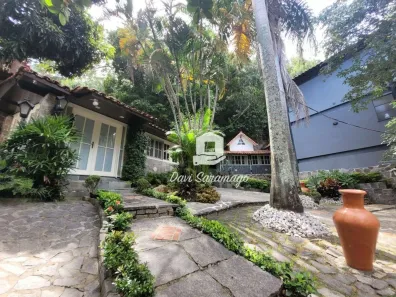 Casa com 3 Quartos à venda, 900m² no Gragoatá, Niterói