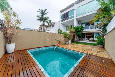 Casa com 3 Quartos à venda, 426m² no Chácara das Pedras, Porto Alegre