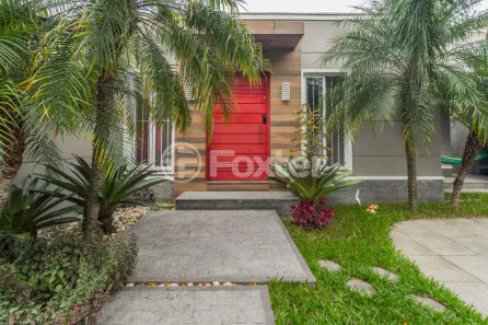 Casa com 3 Quartos à venda, 170m² no Passo da Areia, Porto Alegre