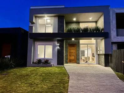 Casa de Condomínio com 4 Quartos à venda, 228m² no , Capão da Canoa