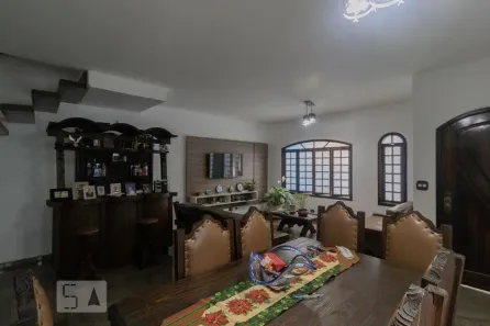Casa com 4 Quartos para alugar, 248m² no Vila Rosália, Guarulhos