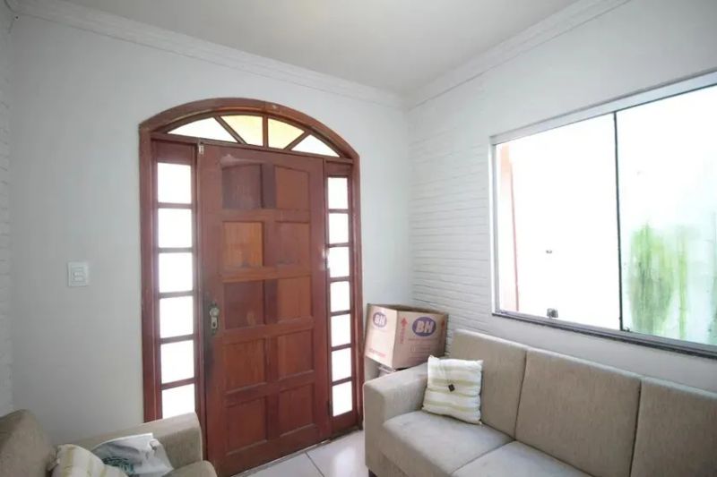 Casa com 3 quartos — Santa Terezinha, Belo Horizonte