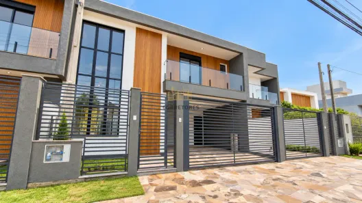 Sobrado com 3 Quartos à venda, 155m² no Estância Velha, Canoas