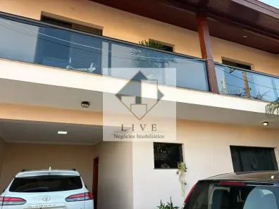 Sobrado com 3 Quartos à venda, 179m² no Parque Novo Mundo, Americana