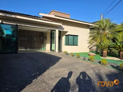 Casa de Condomínio com 3 Quartos à venda, 229m² no Jardins Madri, Goiânia