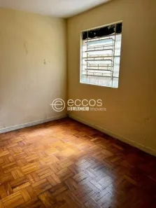 Casa com 3 Quartos à venda, 148m² no Osvaldo Rezende, Uberlândia