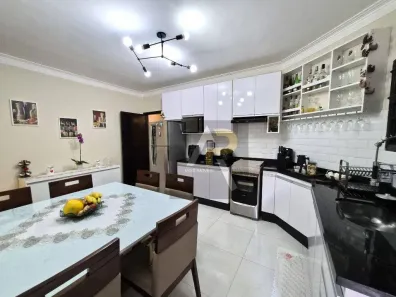 Casa com 3 Quartos à venda, 157m² no Jardim São Pedro, Mogi das Cruzes