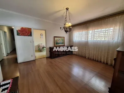 Casa com 3 Quartos para alugar, 200m² no Vila Mesquita, Bauru
