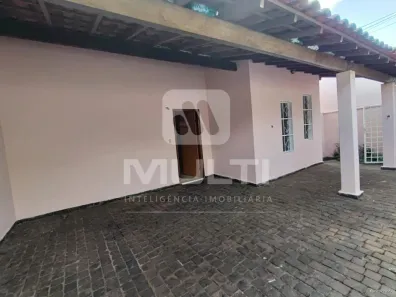 Casa com 3 Quartos à venda, 160m² no Santa Mônica, Uberlândia