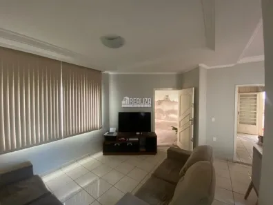Casa com 3 Quartos à venda, 182m² no Pacaembu, Uberlândia