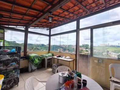Imóvel Comercial com 4 Quartos à venda, 360m² no São João, Betim