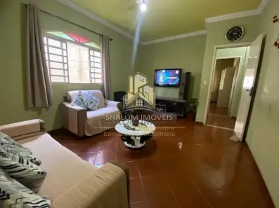 Casa com 5 Quartos à venda, 170m² no Parque Xangri-Lá, Contagem