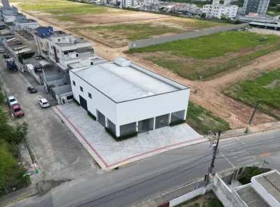 Galpão/Depósito/Armazém para alugar, 582m² no Santa Regina, Camboriú